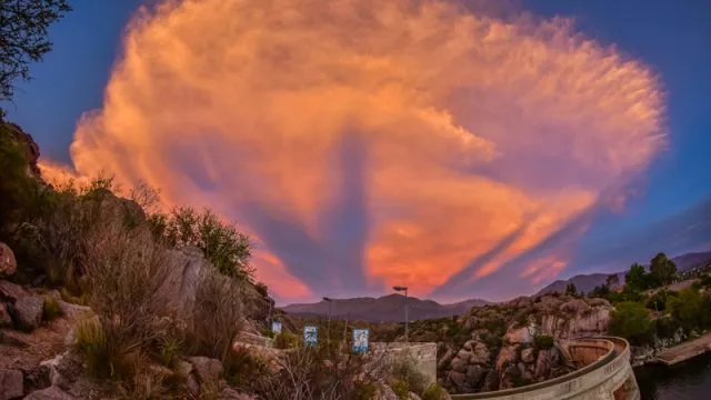 Atardecer en Dique El Cajón